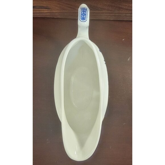 Vintage Churchill Blue Willow Gravy Boat - Picture 5 of 10